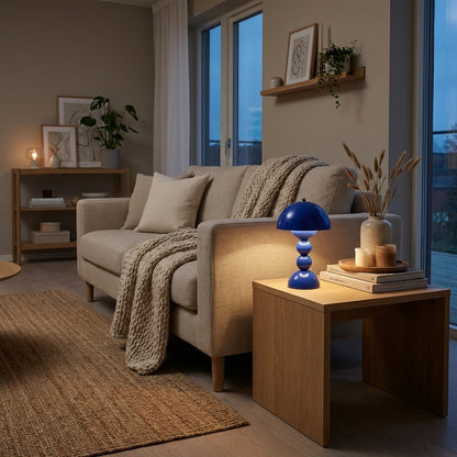 Lampe champignon bleue design scandinave allumee salon cosy LED tactile sans fil rechargeable pied boules moderne nordique echelle reelle 30cm